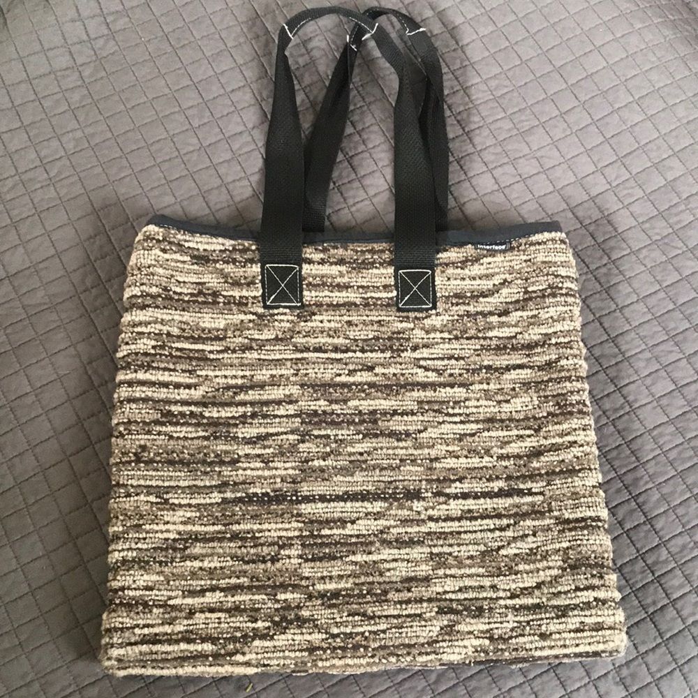 Interface carpet bag